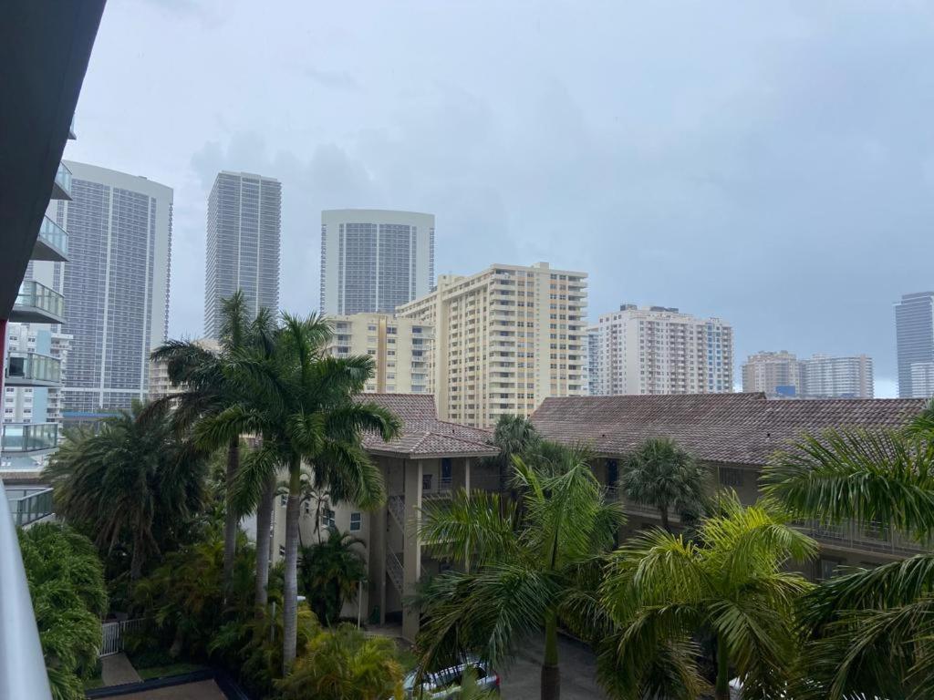 Amazing Studio Beach Walking Distance! 26B Hallandale Beach Dış mekan fotoğraf